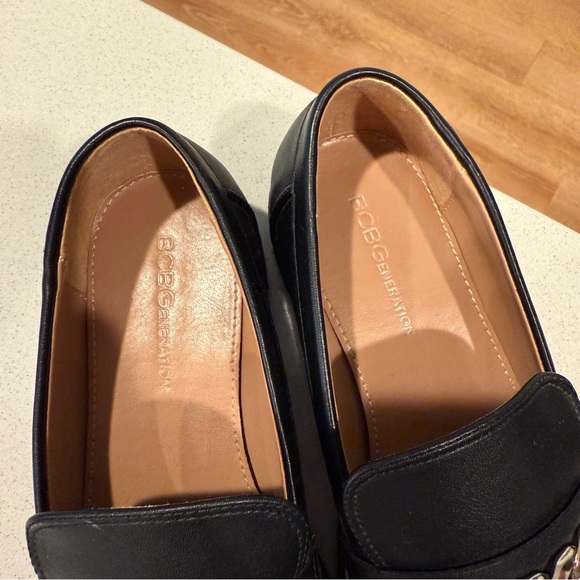 SOLD ❌ BCBG BLACK LOAFERS SIZE 7.5 - Picture 2 of 4